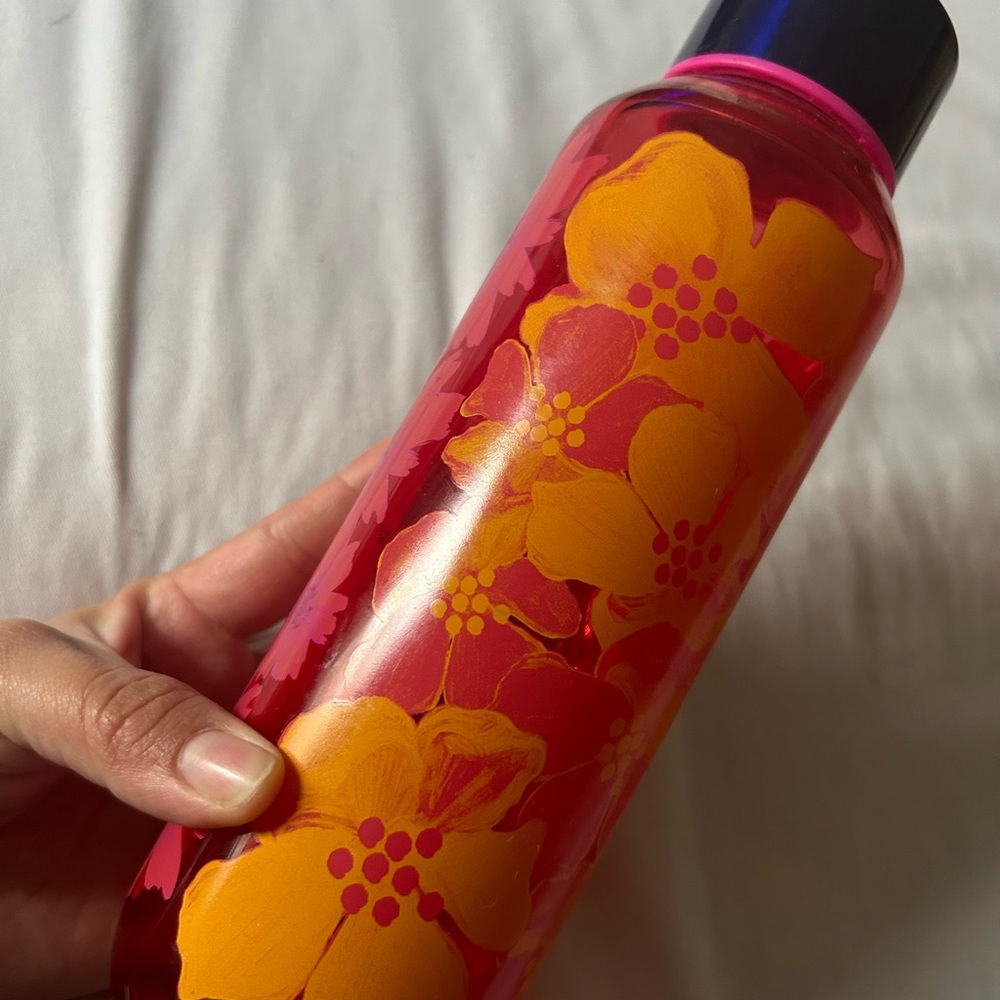 Spring Starbucks bottle 🌺 - Picture 2 of 9